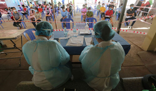 柬卫生部宣布向 12 岁至 18 岁以下儿童和青少年接种第三剂新冠疫苗-柬之窗