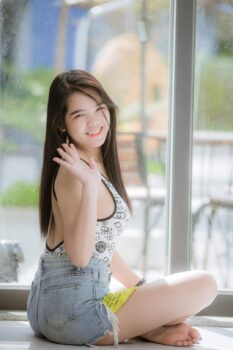 爱笑的女孩-柬之窗