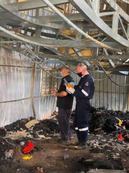 恶毒男子纵火烧死自己的妻子和4个小孩，被判终身监禁-柬之窗