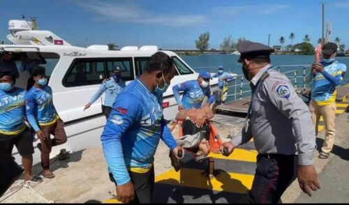 西港:水上摩托起火爆炸 运输木船被海浪击沉 遇难者已被全部救出-柬之窗