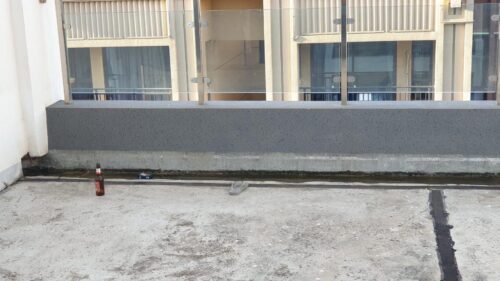 中国女子跳楼身亡前，买了一袋安眠药和一瓶啤酒-柬之窗