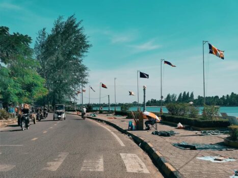 新年的贡布街道-柬之窗