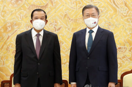 文在寅会见柬埔寨总理洪森-柬之窗