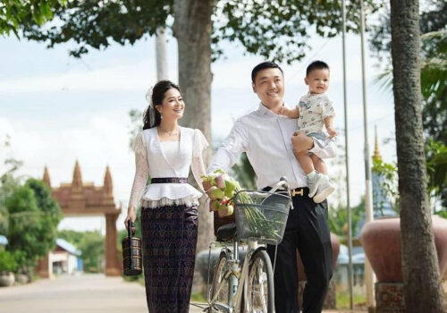 柬埔寨新年要到了，你需要一套漂亮的柬埔寨传统服装-柬之窗