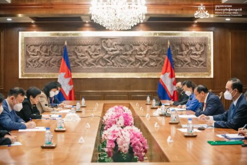 柬埔寨外长希望尽快恢复柬中往返航班-柬之窗
