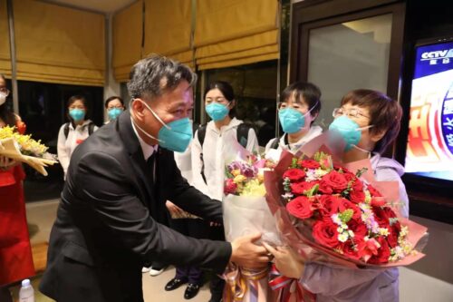 中国政府援柬中医抗疫专家组抵柬-柬之窗