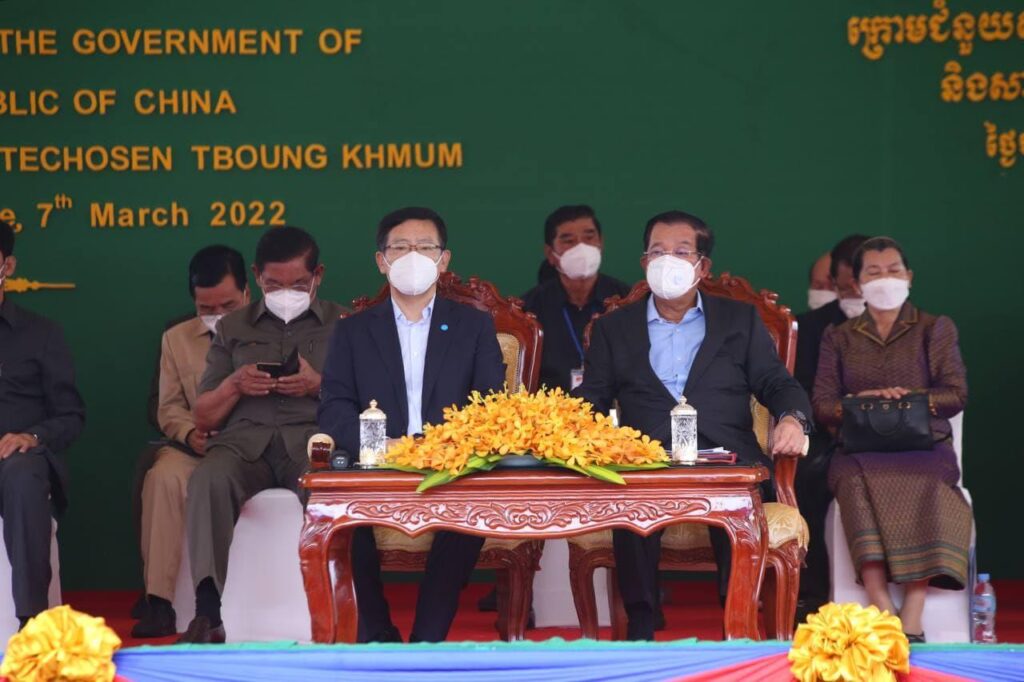 洪森：柬埔寨没有疫苗也不会使用过期疫苗 - 柬之窗-柬之窗