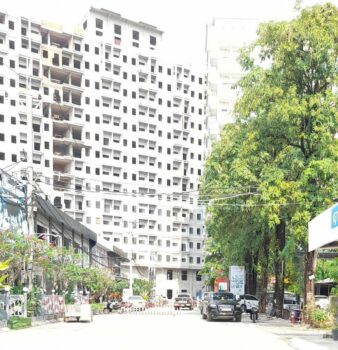 泰国男子从赌场大楼11楼跳下当场死亡-柬之窗