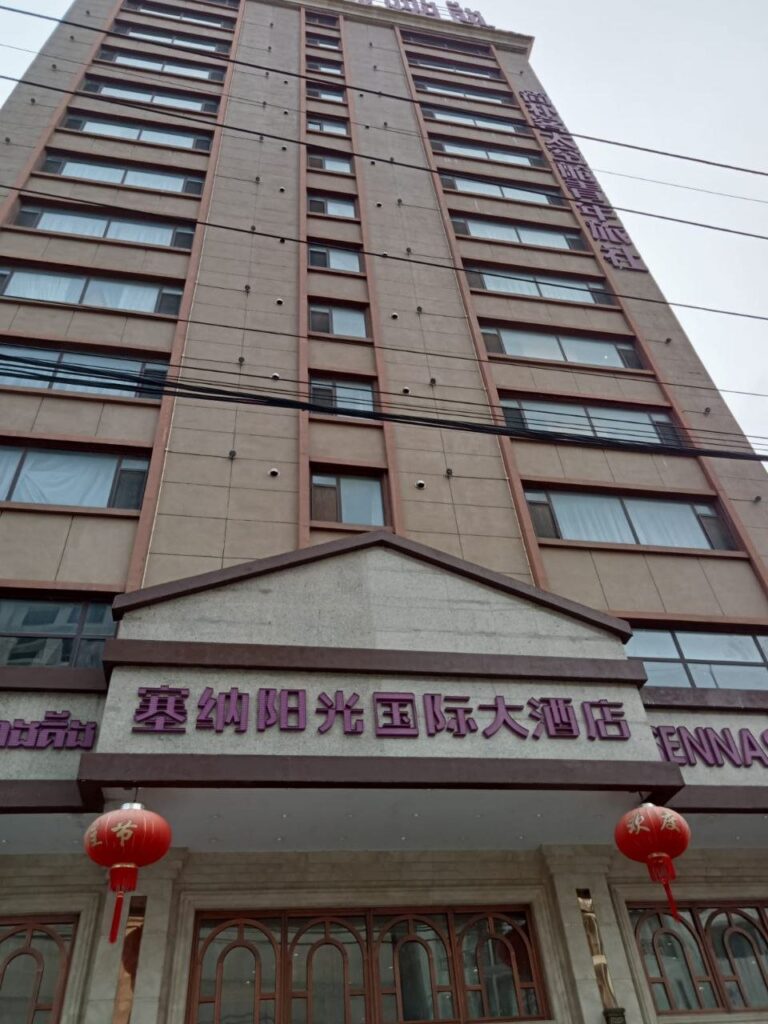 中国男子从酒店大楼坠落身亡 - 柬之窗-柬之窗