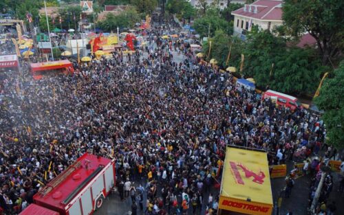 柬埔寨新年三天各省游客与宋干场面大比拼-柬之窗