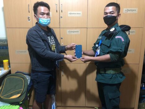 西港逮捕六名抢劫手机飞车党-柬之窗