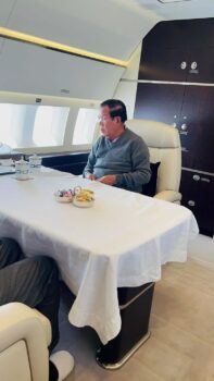 洪森首相晒专机上用餐照-柬之窗