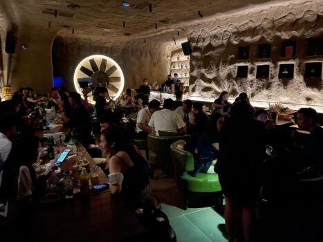 YubNis(今夜)酒吧，躲起来喝一杯-柬之窗