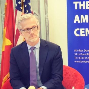 驻柬美国大使馆就洪森访美被扔鞋事件的回答-柬之窗