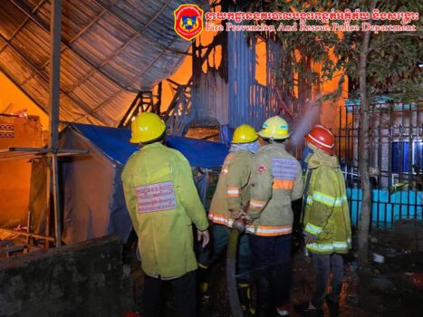 昨夜雷西郊发生火灾，18座房屋被烧毁-柬之窗