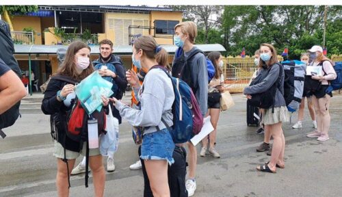 波贝国际口岸跨境游客开始恢复正常-柬之窗