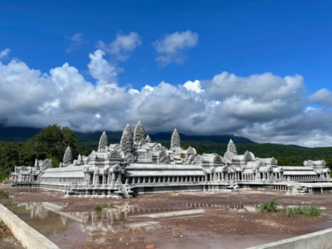 贡布省建造的吴哥窟小型复刻版-柬之窗