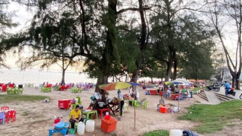 西哈努克市政府整顿拆除海岸流动摊贩-柬之窗