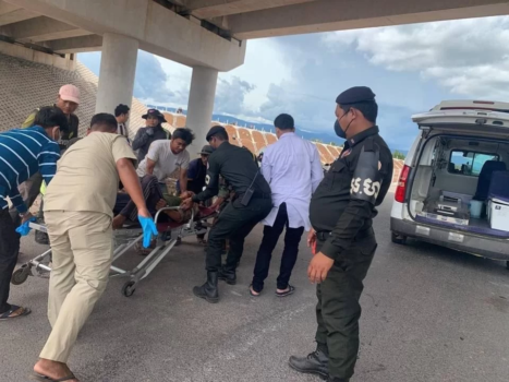金边-西哈努克高速公路第二起交通事故致一男子重伤-柬之窗