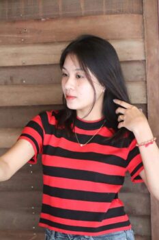 她叫jarng kim-柬之窗