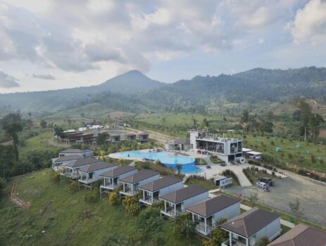 菩萨省1500山上耗资百万打造的度假村-柬之窗