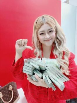 女网红因诈骗罪锒铛入狱-柬之窗